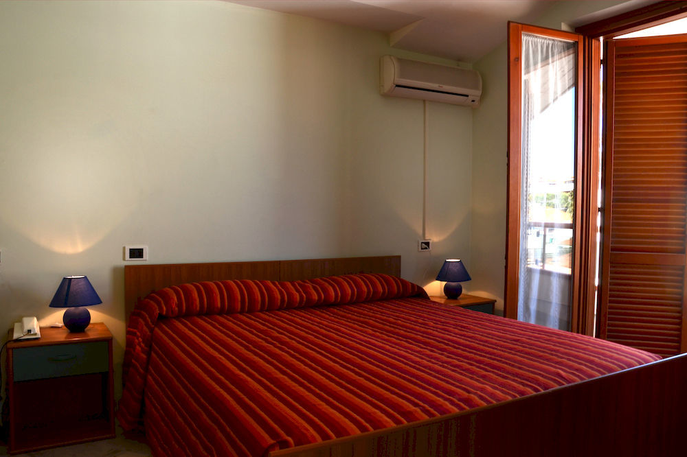 Hotel Roma Pineto Exterior foto
